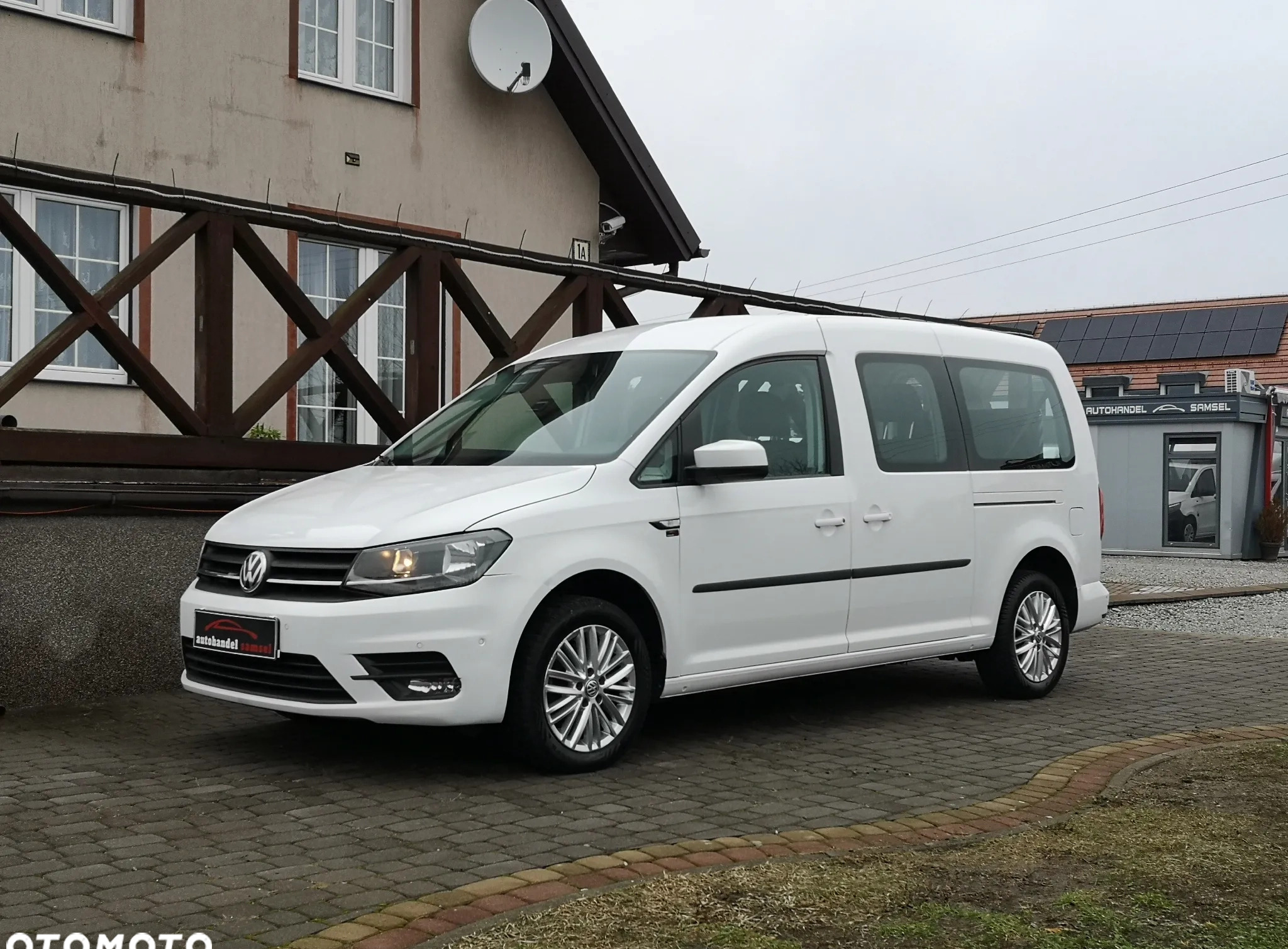 Volkswagen Caddy cena 41900 przebieg: 387669, rok produkcji 2015 z Zakroczym małe 211